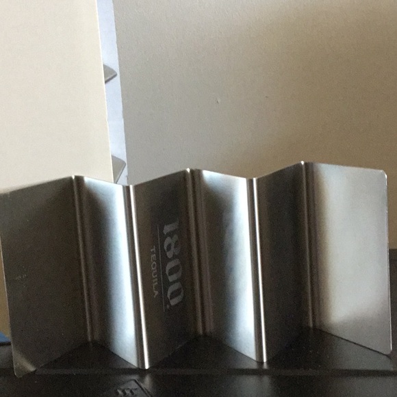 New 3 Taco Holder 1800 Tequila Set - Picture 4 of 5